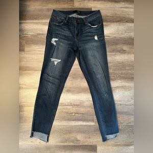 1822 Denim Distressed Jeans